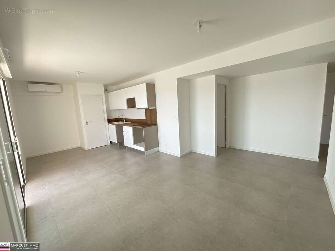 Appartement à SAUVIAN