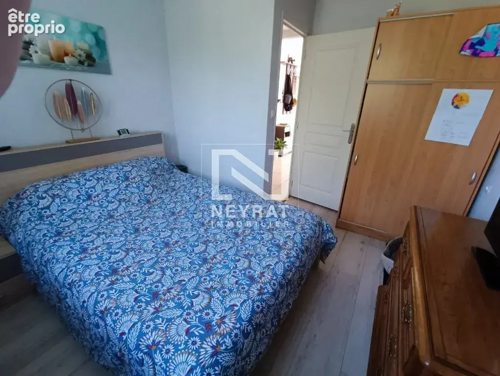 Maison de plein pied avec dépendances et jardin - photo 9