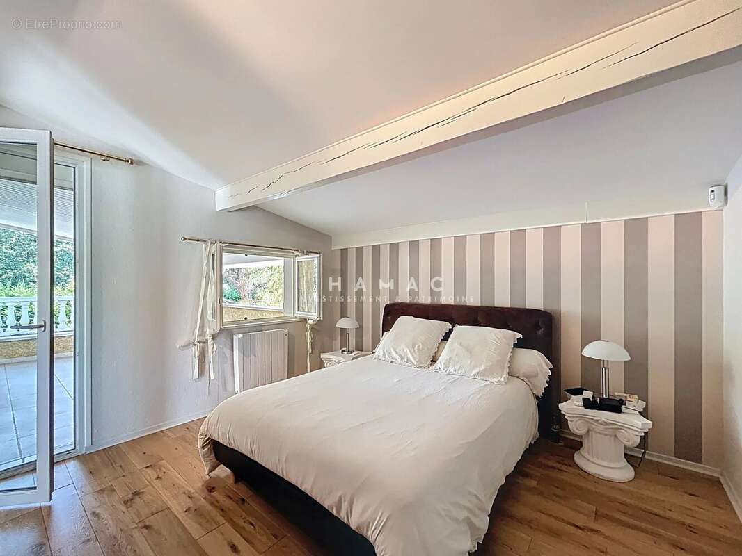 Maison à LA TOUR-DE-SALVAGNY