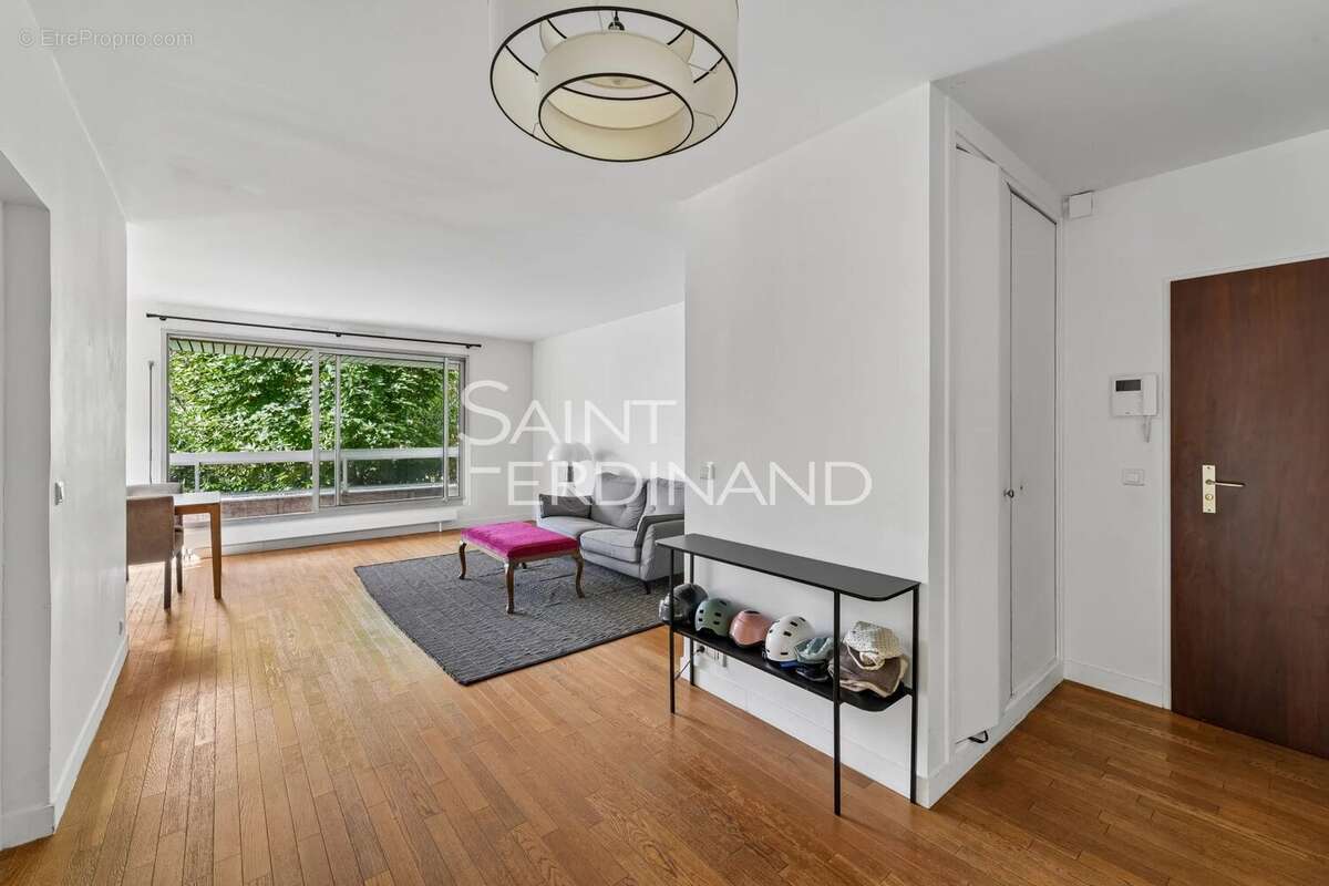 Appartement à NEUILLY-SUR-SEINE