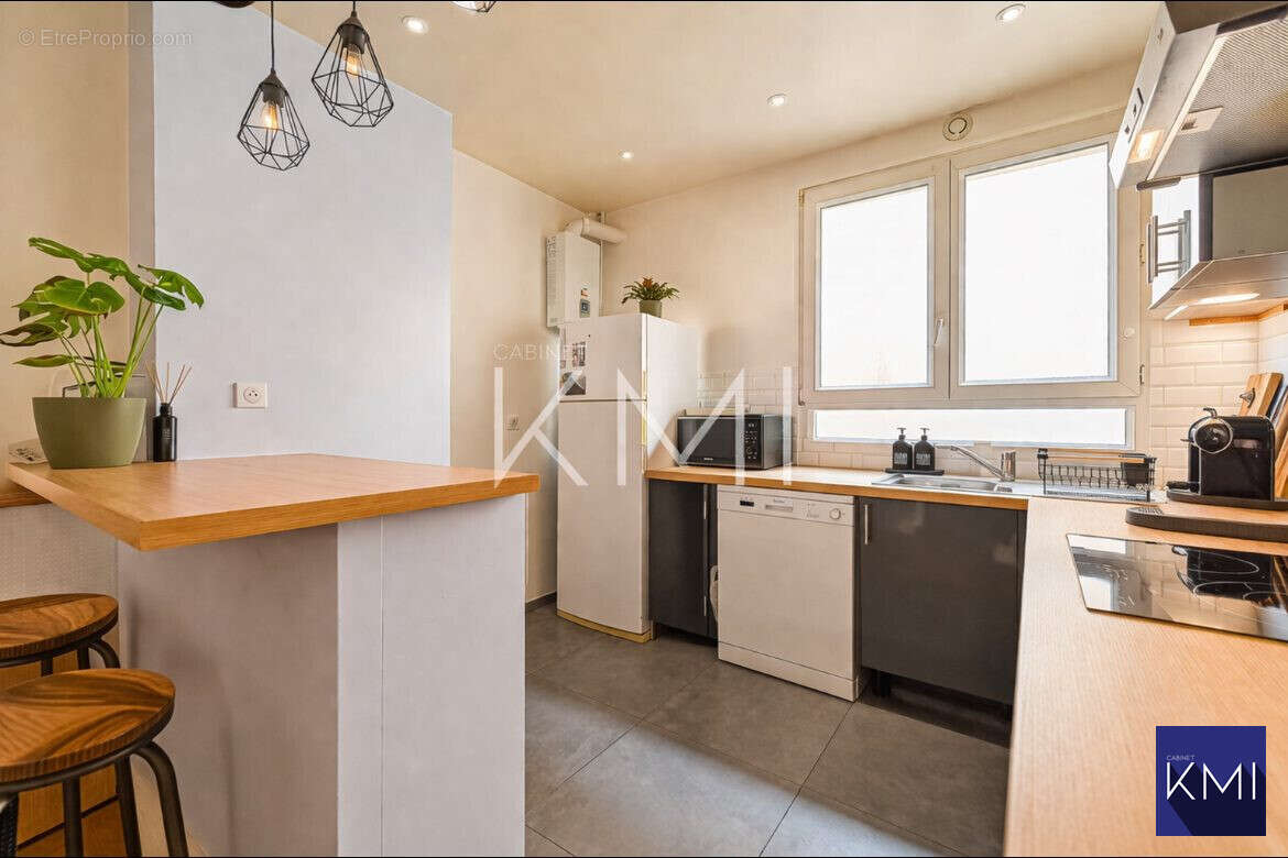 Appartement à PARIS-20E