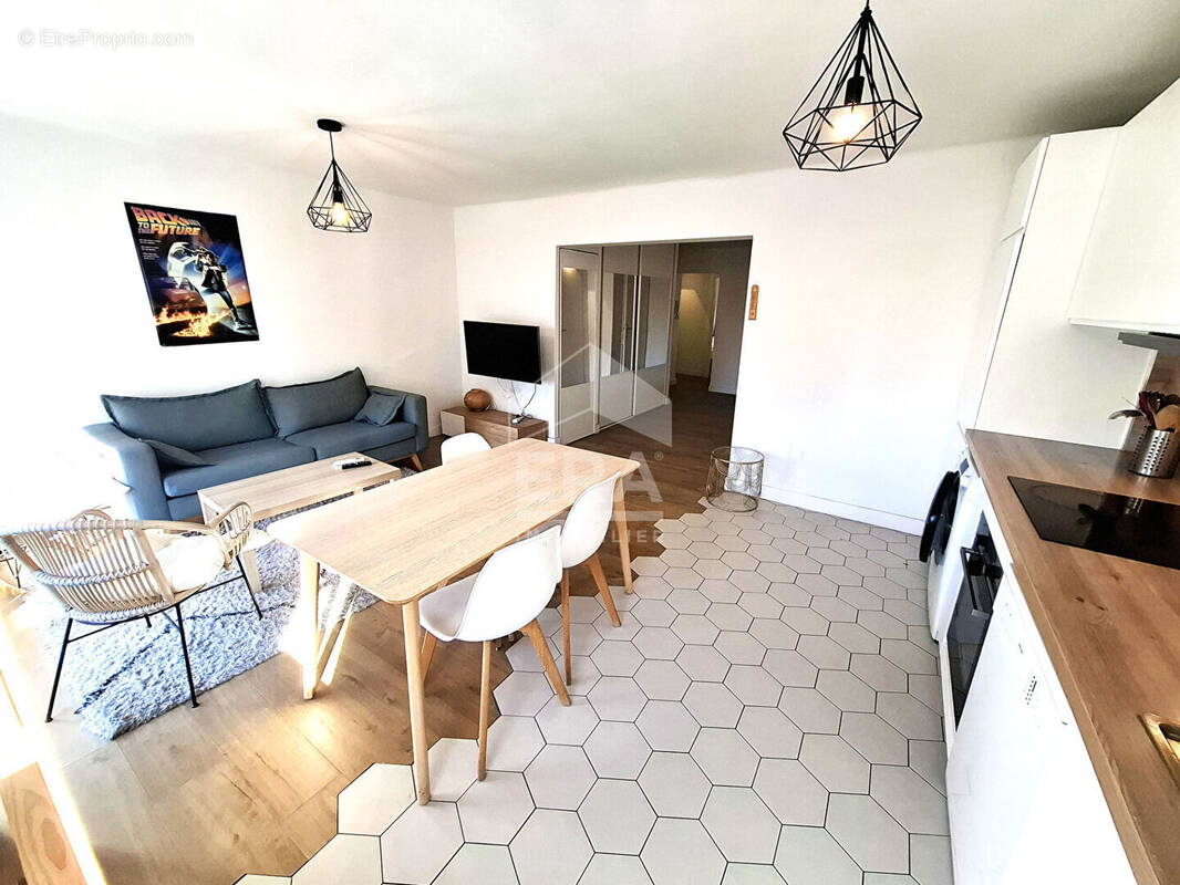 Appartement à MARSEILLE-5E