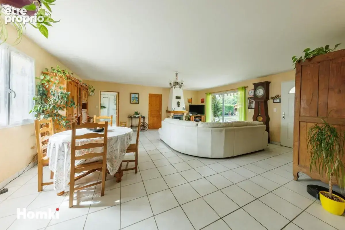 Maison/Villa T7 de 145 m² à Coudes 63114 - photo 7