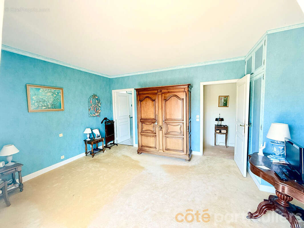 Appartement à SAINT-CYR-SUR-LOIRE