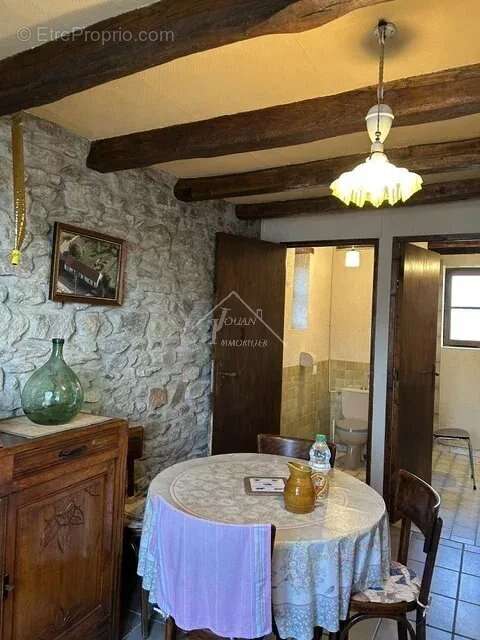 Maison à CHIRAT-L&#039;EGLISE