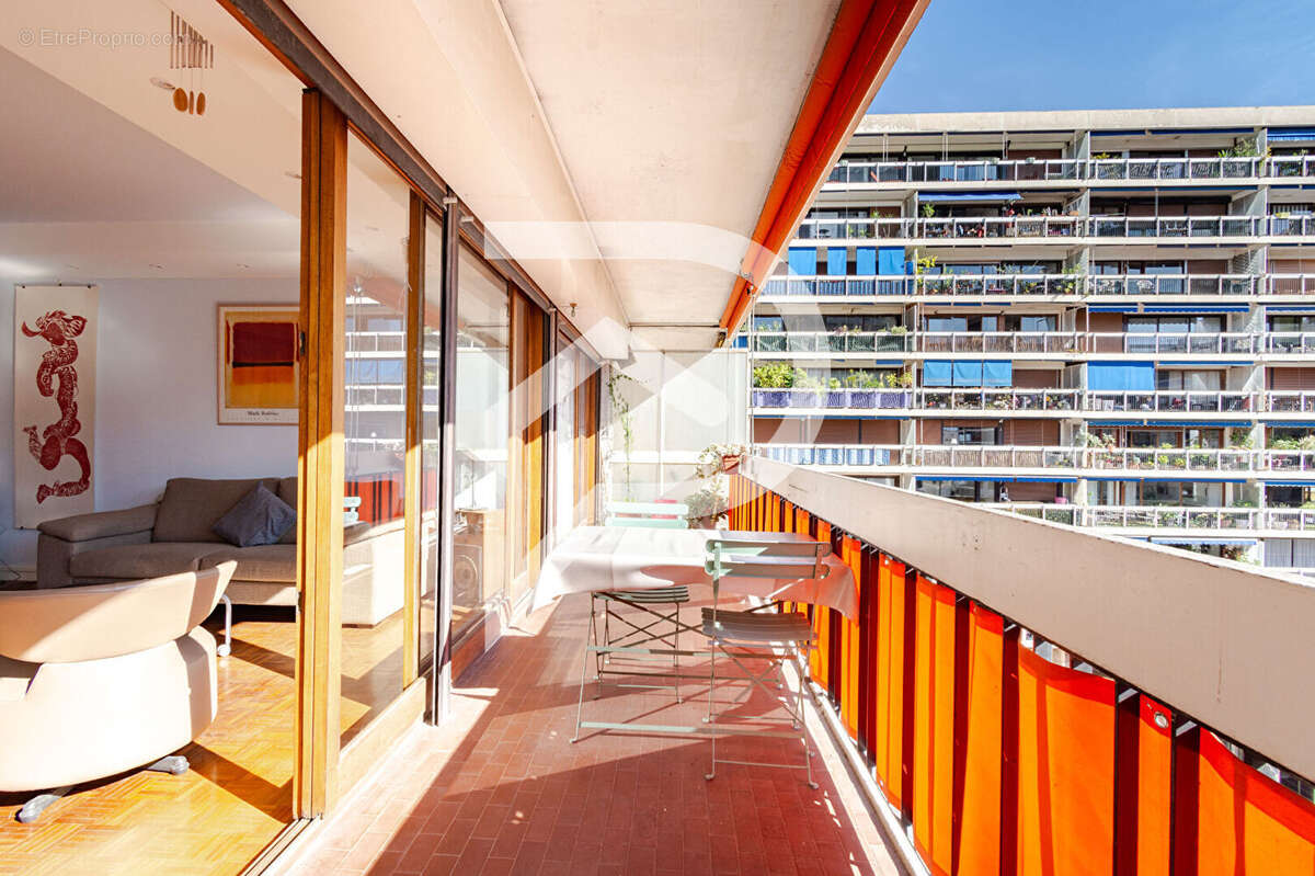 Appartement à MARSEILLE-6E