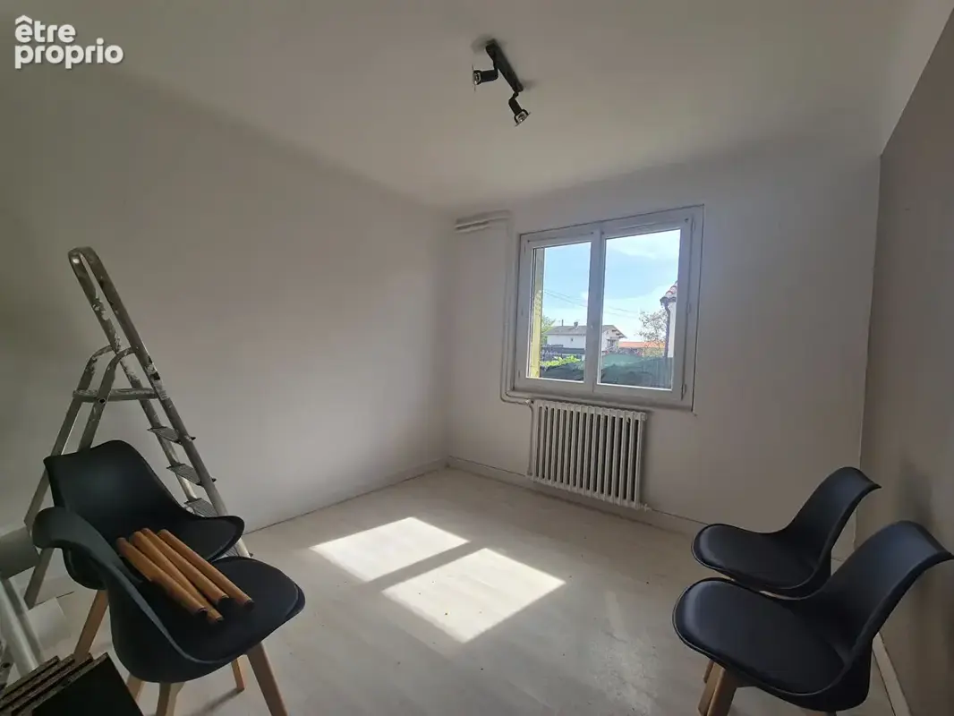 LEZOUX / Grande maison familiale à vendre de 166 m2 comprenant 2 logements ! - photo 15