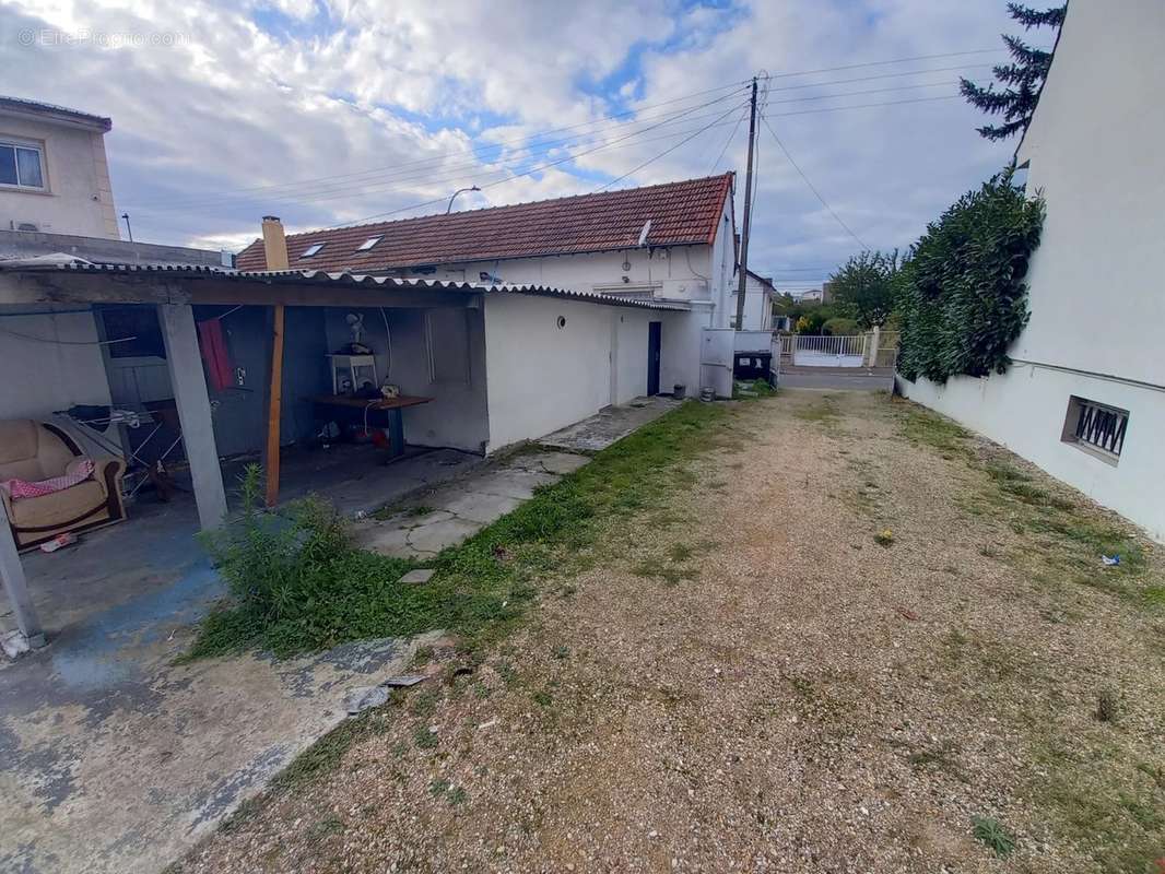 Maison à LE BLANC-MESNIL