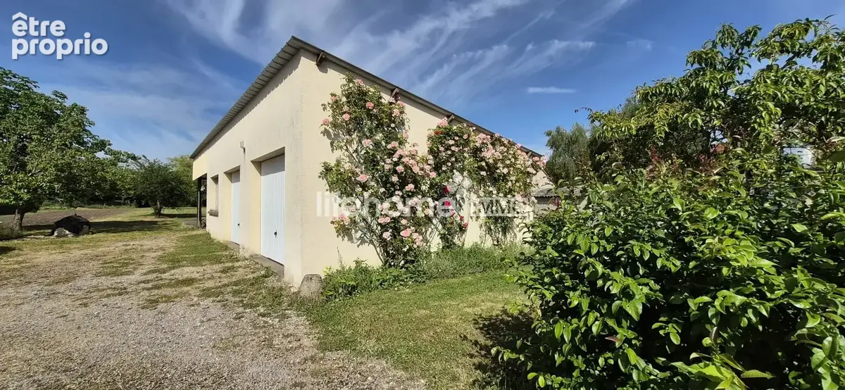 Maison 132 m² à Buzancais  - photo 2
