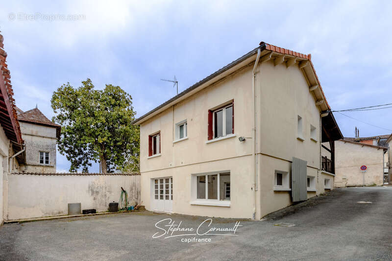 Maison à NEUVIC