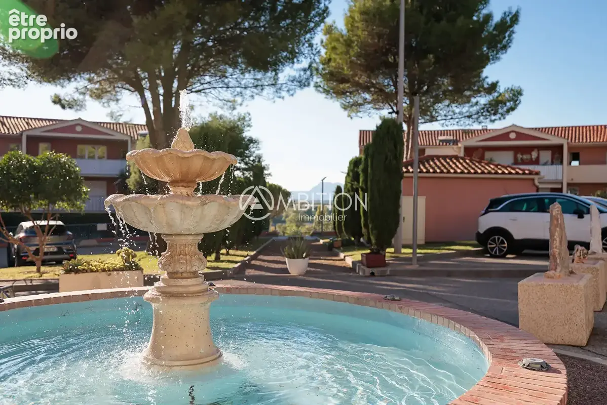 Fréjus studio rénové avec terrasse, piscine et parking privatif - photo 16