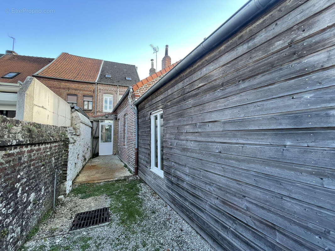 Commerce à AVESNES-LE-COMTE