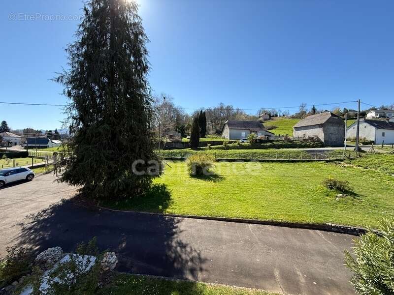 Grande maison avec dépendance sur 3460 m² de terrain - photo 18