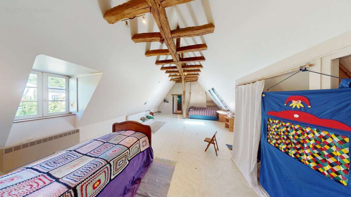 Maison à SURY-EN-VAUX