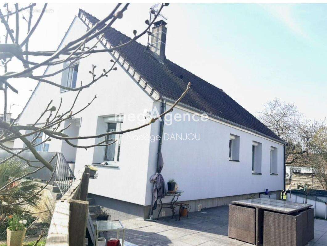 Pavillon sur sous sol 139 m2 habitables st denis de mere - photo 6