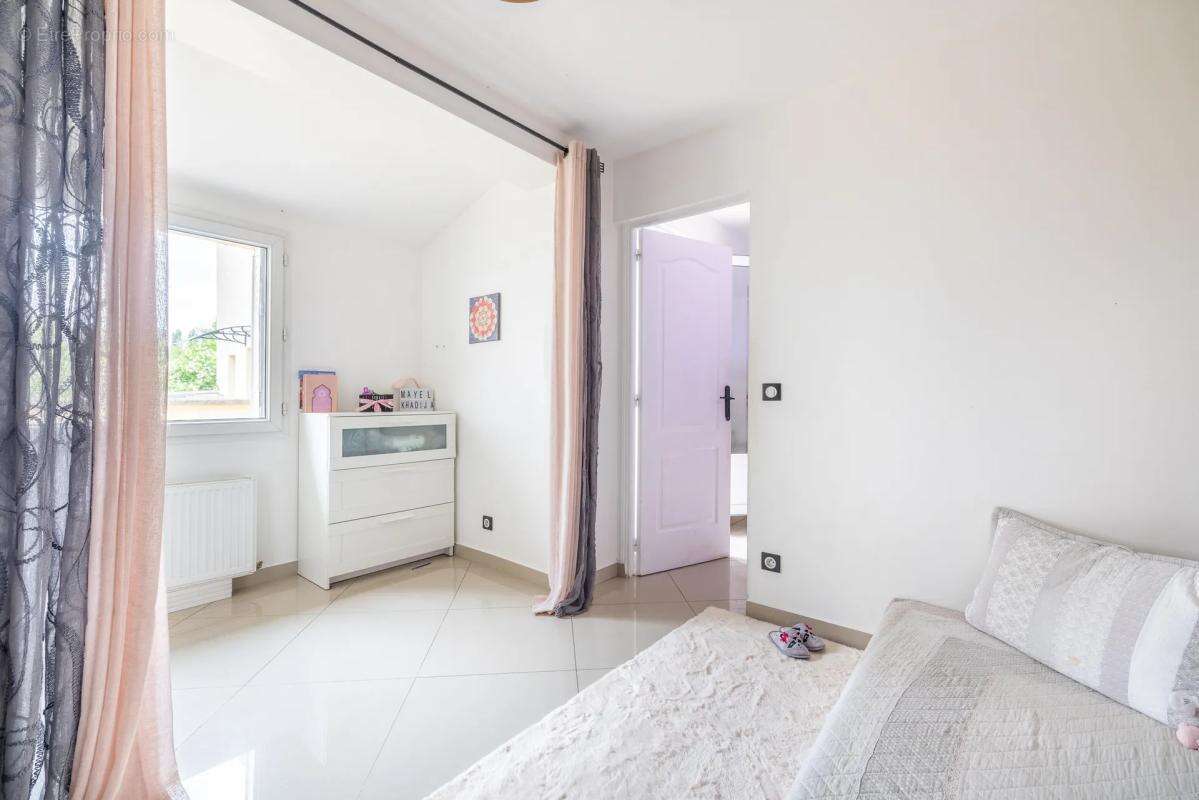 Appartement à VILLENEUVE-SAINT-GEORGES