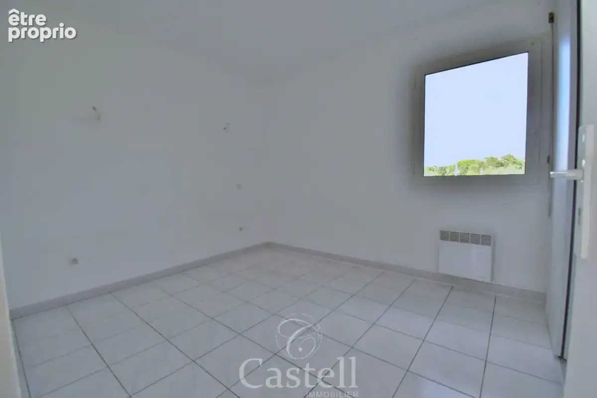 AGDE  Appartement T3 d'environ 71 m² avec balcon et 2 places de parking - photo 7