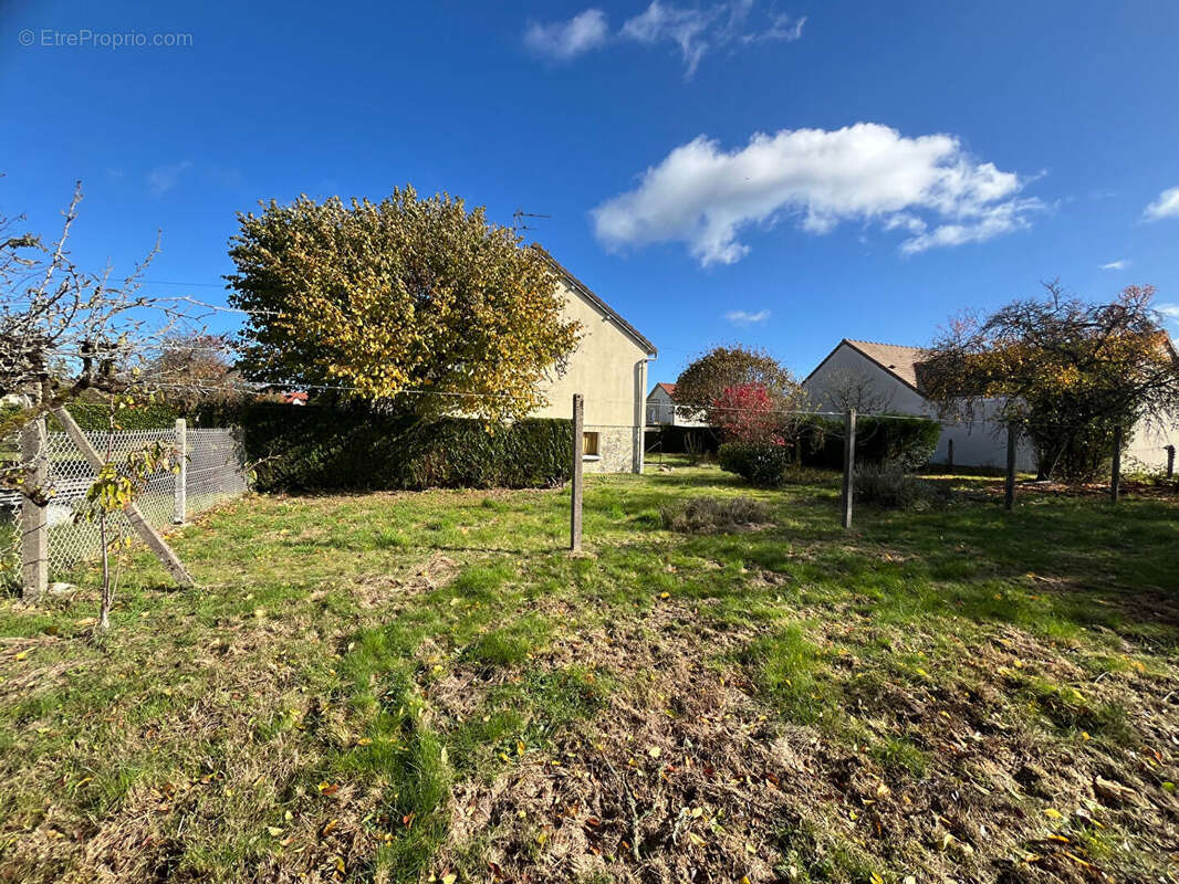 Maison à AUBIGNY-SUR-NERE
