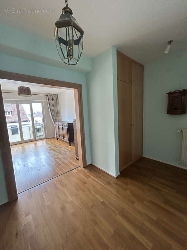 STRASBOURG Stockfeld - Appartement 3 pièces de 71m2 avec un balcon, une cave et un garage. - photo 2