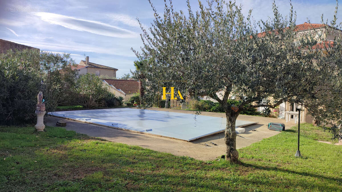 Maison à CHANOS-CURSON