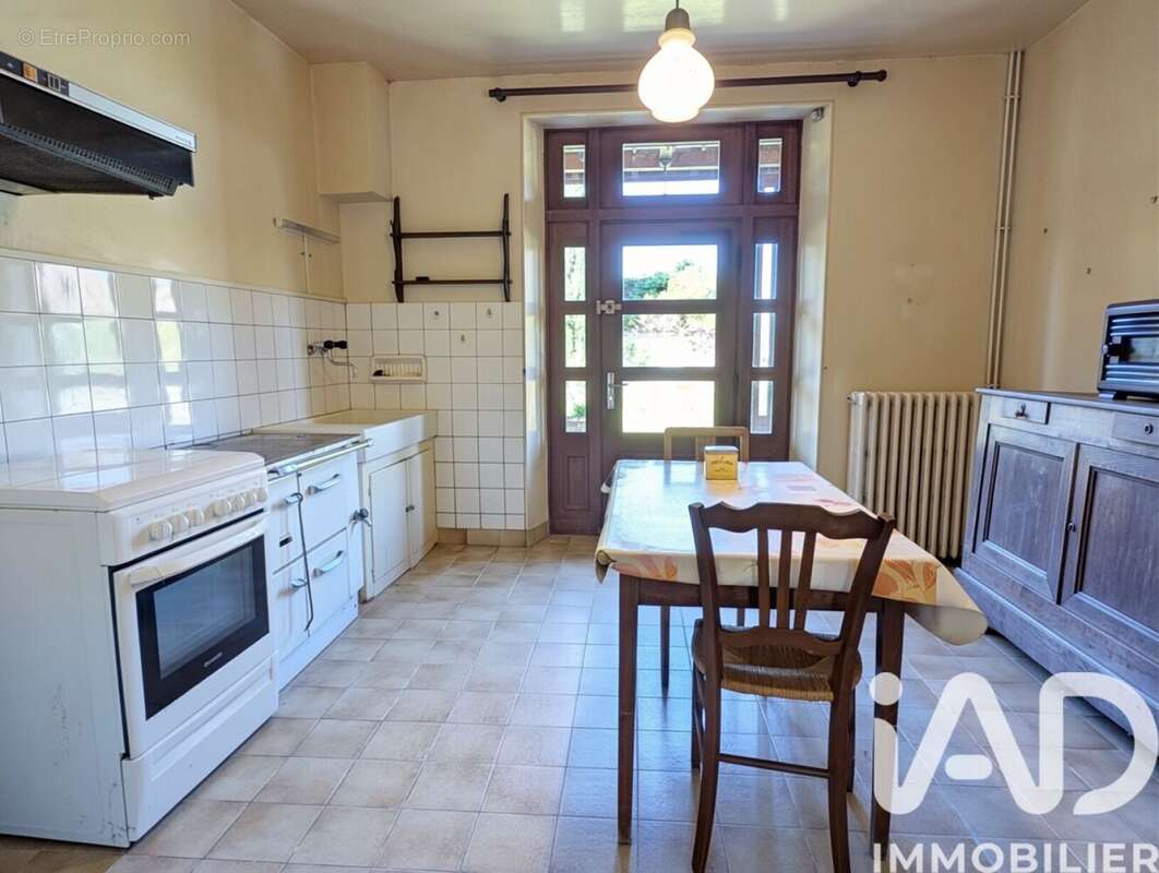 Maison 99 m² à Urciers  - photo 4