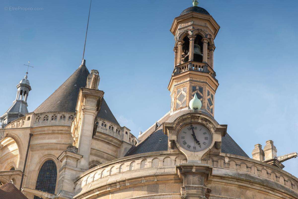 Appartement à PARIS-1E
