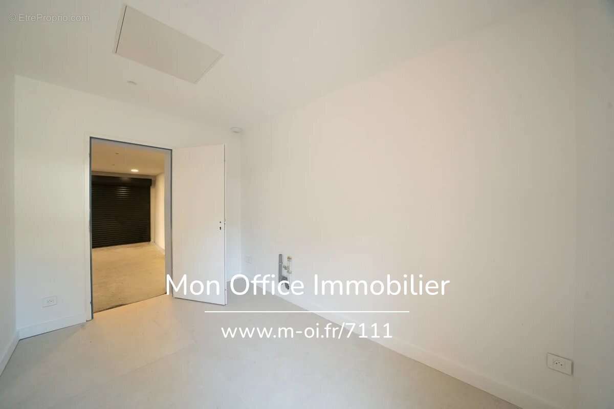 Référence : 7111-ETH - Maison de ville - Allées Provençales - 132m2 - Garage - Jardin - 3 chambres - Aix-en-Provence - photo 12