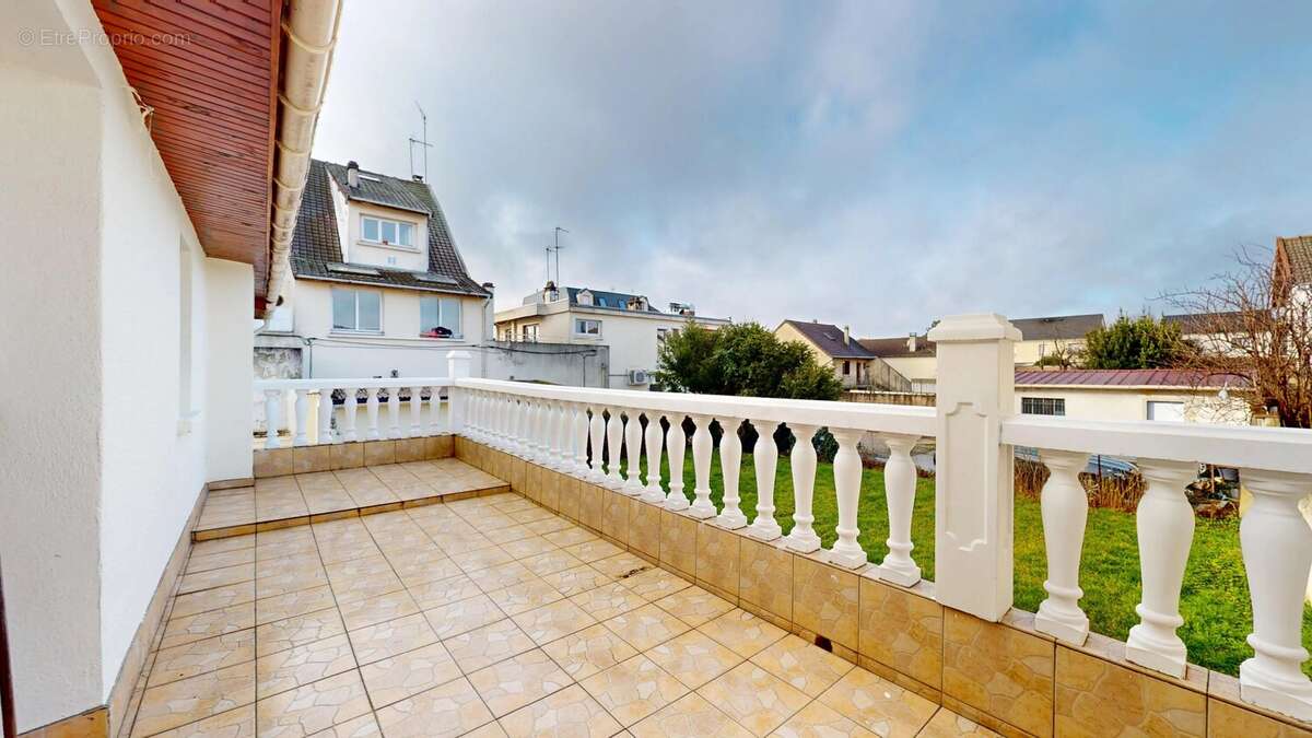Maison à CHELLES