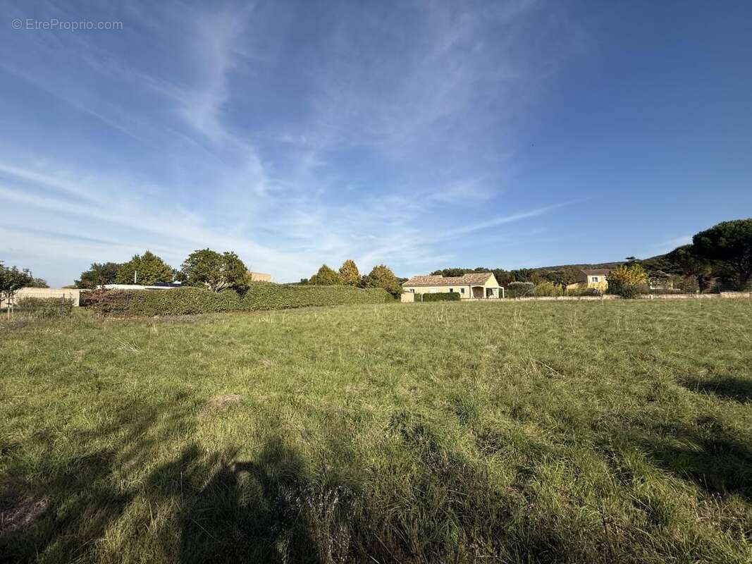 Terrain à LORIOL-SUR-DROME