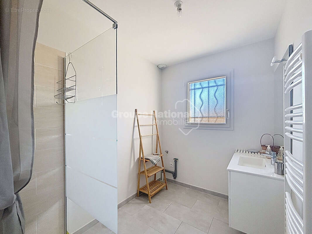 Appartement à L'ISLE-SUR-LA-SORGUE