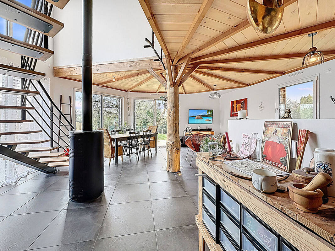 Maison à COMMEQUIERS