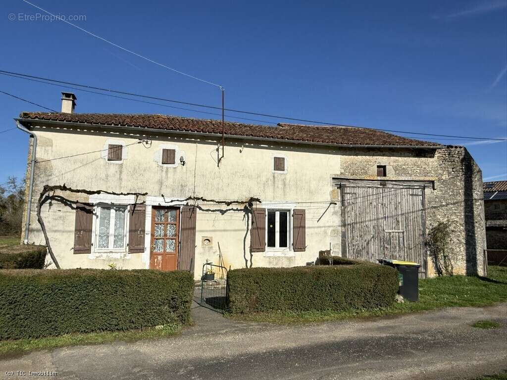 Maison à NANTEUIL-EN-VALLEE