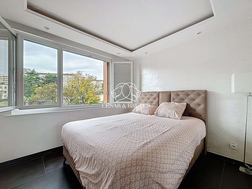 Appartement à LA MULATIERE