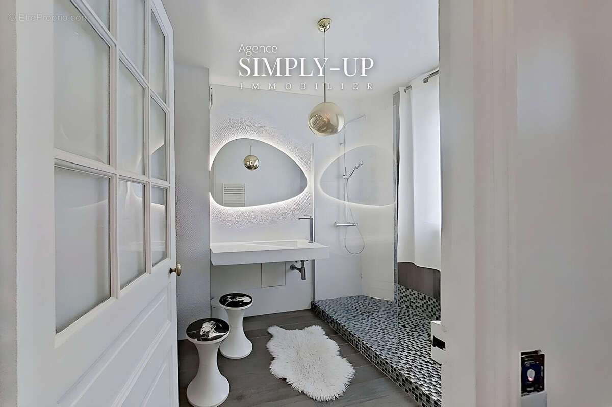 Appartement à PARIS-20E