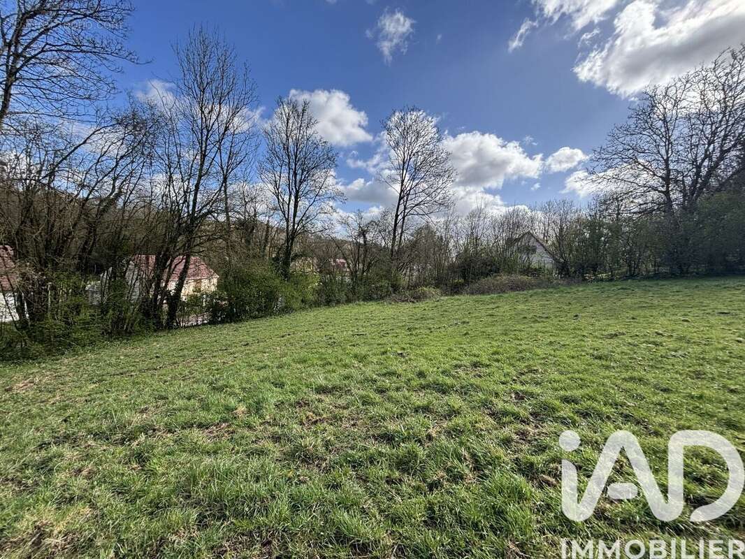 Terrain 1840 m² à Havernas  - photo 3