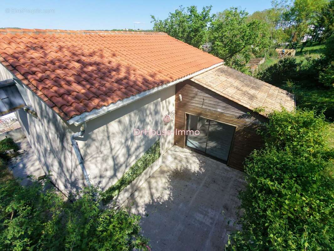 Maison à MAGNAC-SUR-TOUVRE