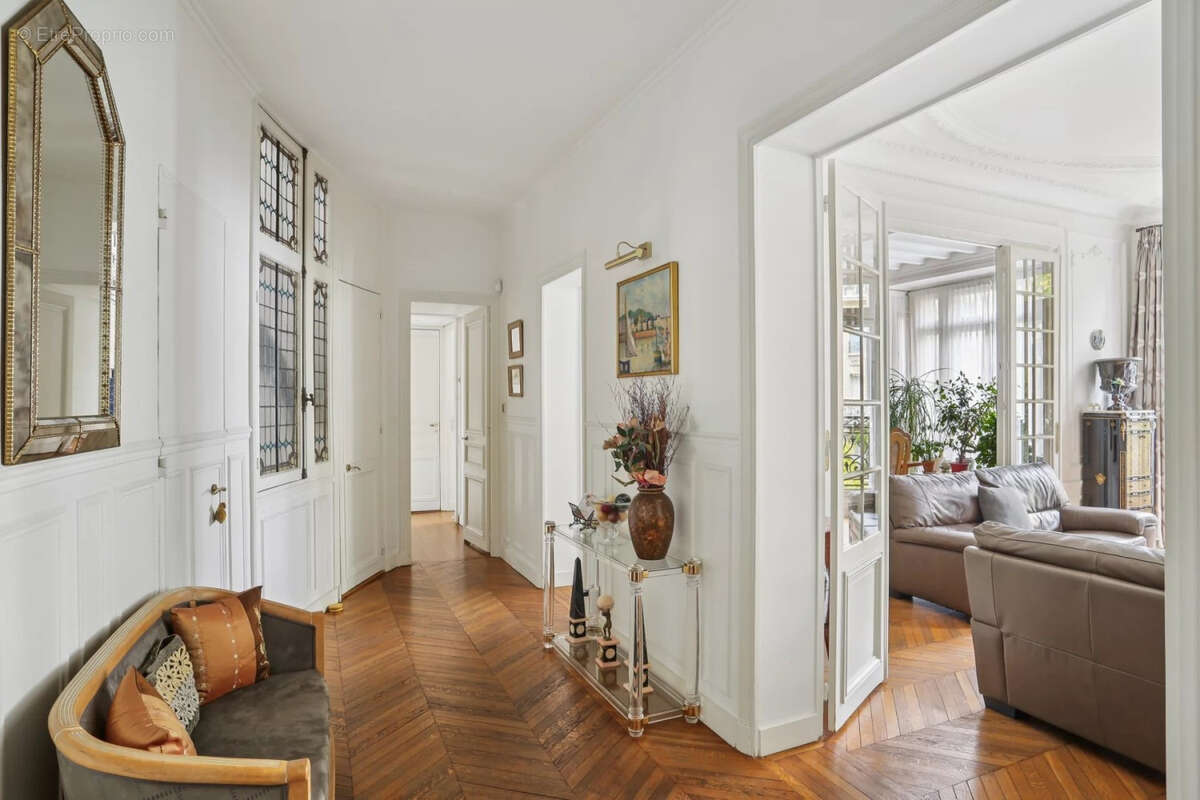 Wagram 75017 - 5 pieces - 149 m2 + balcon - photo 4
