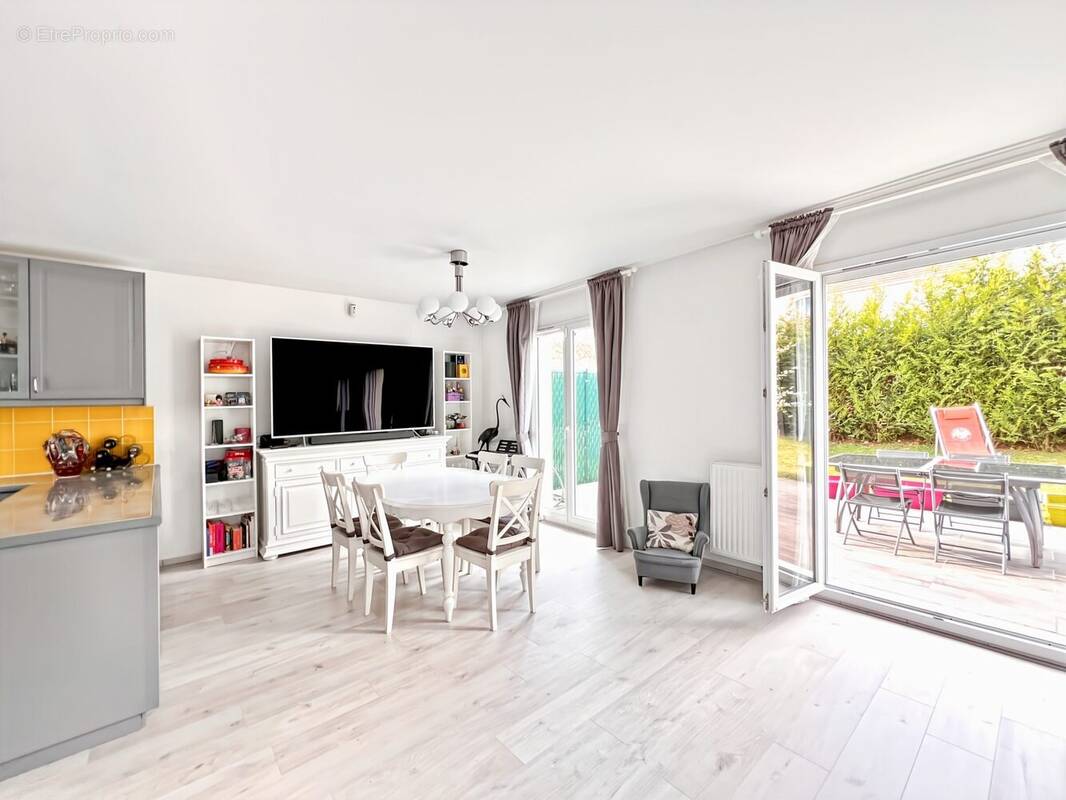 Maison à L'HAY-LES-ROSES