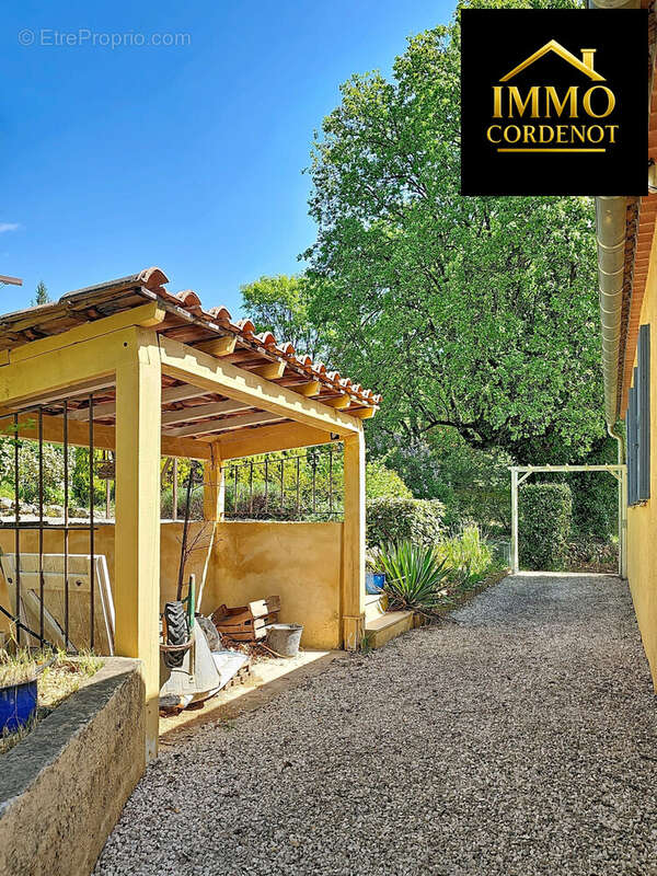 Maison à MEOUNES-LES-MONTRIEUX
