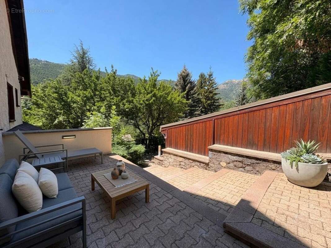 Appartement 86 m² à La Salle-Les-Alpes  - photo 3