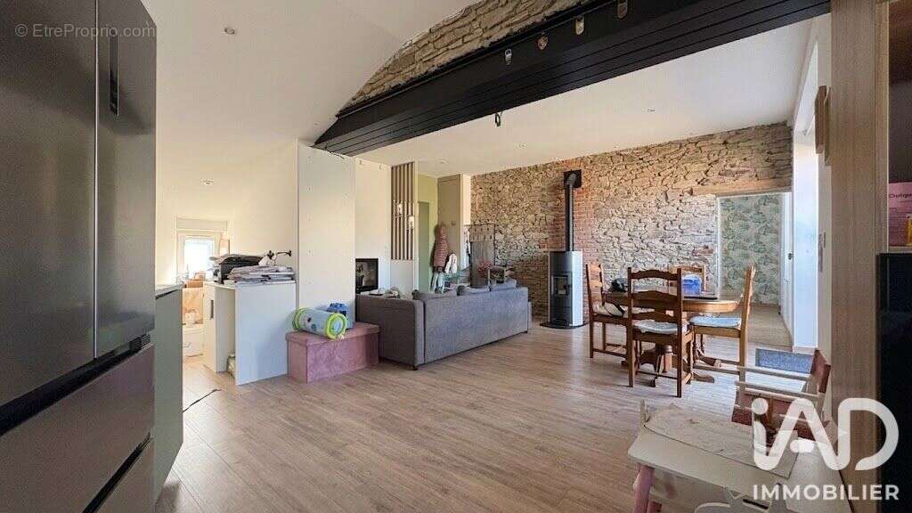 Maison 77 m² à Rouans  - photo 7