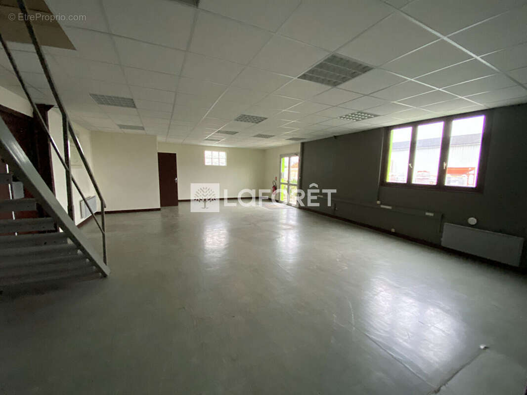 Commerce à DOUE-LA-FONTAINE