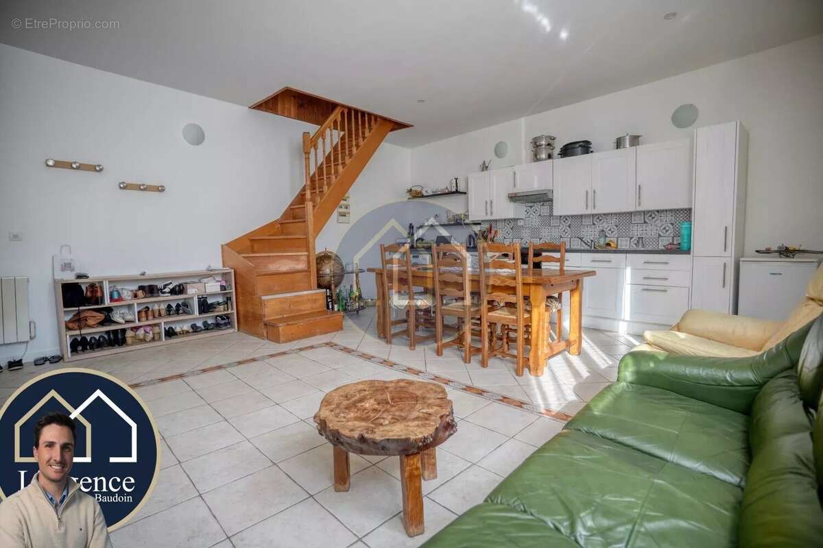 Appartement à MONDONVILLE-SAINT-JEAN