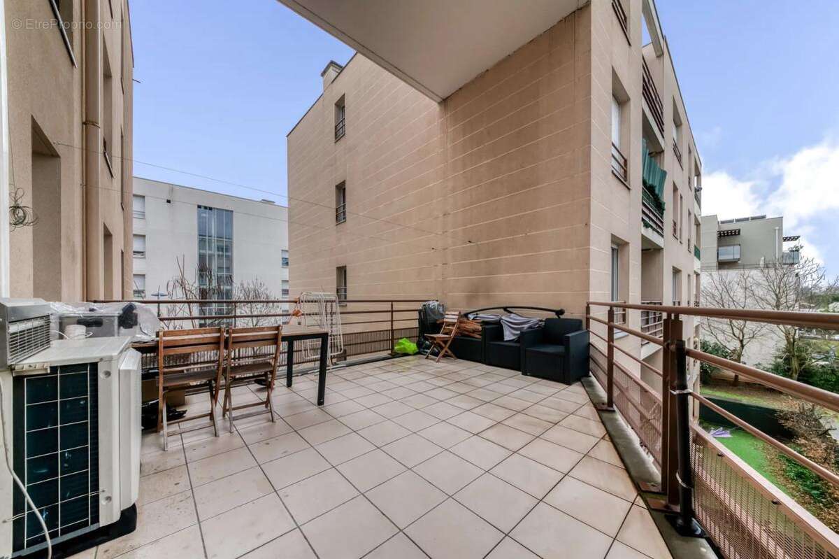Appartement à VAULX-EN-VELIN