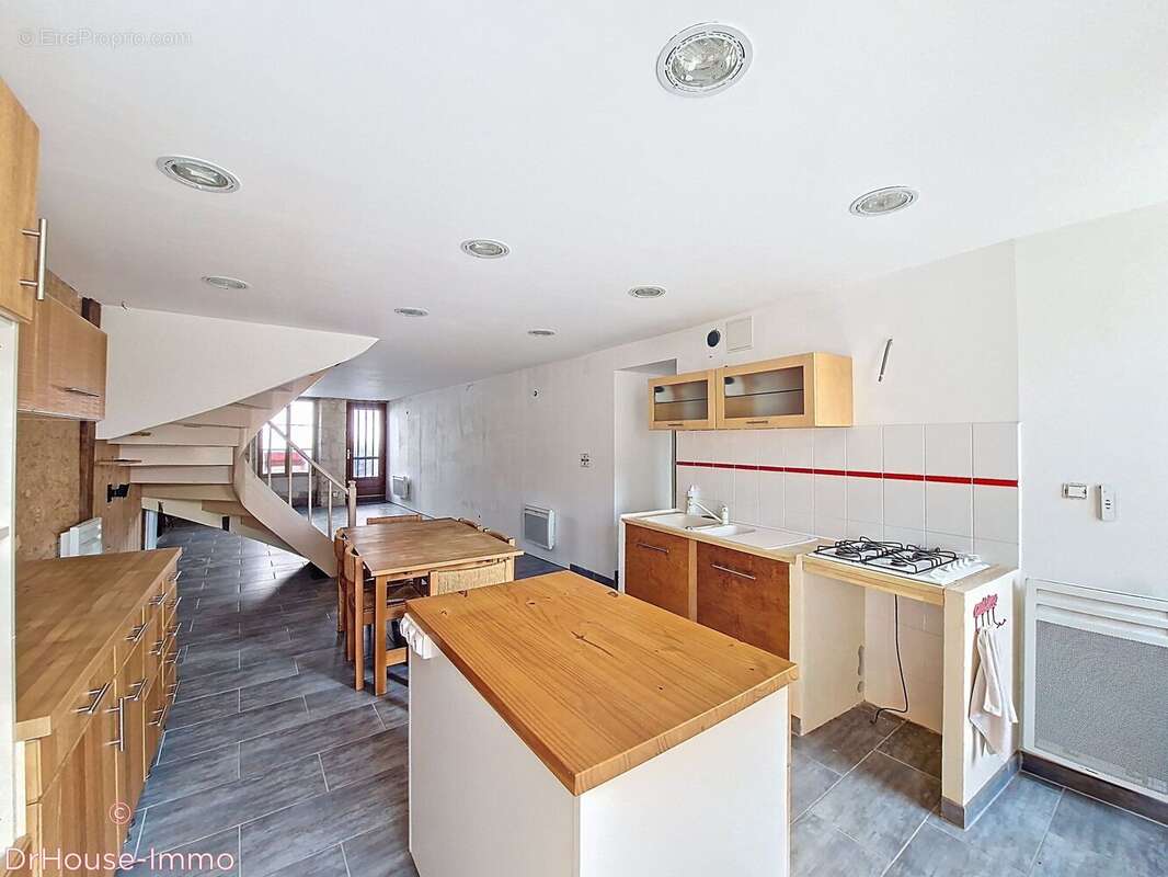 Maison 106 m² à Saint-Maixent-L'ecole  - photo 12