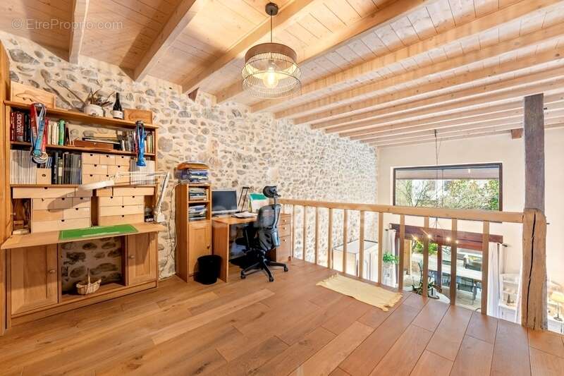 Maison à PREVESSIN-MOENS