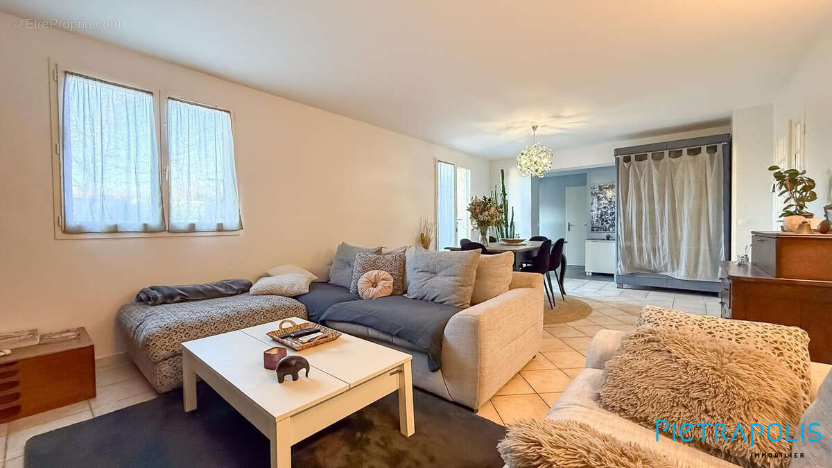 Maison à SAINT-DIDIER-DE-FORMANS