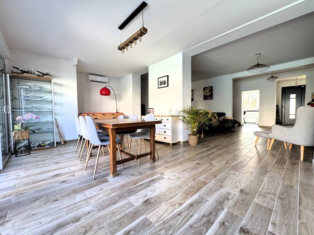 Maison à SAINT-MAUR-DES-FOSSES