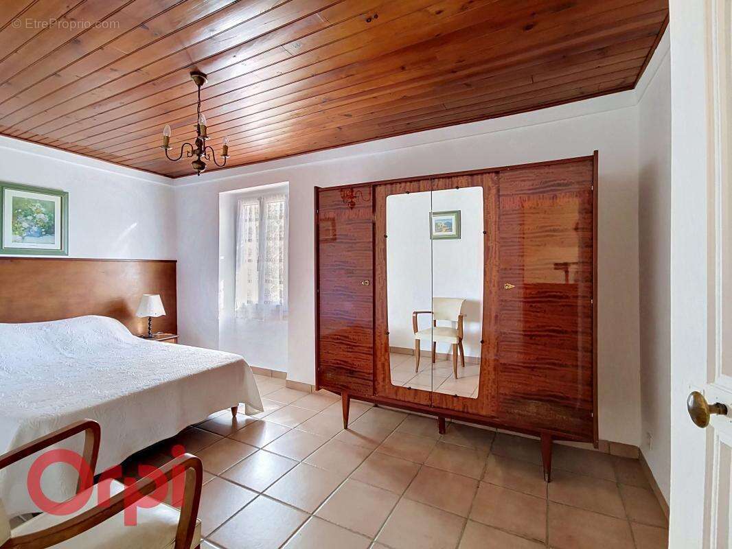 Maison à LE CASTELLET