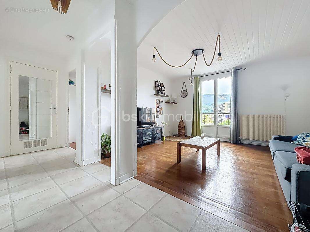 Appartement T4 de 67m2- DERNIER ÉTAGE + cave - photo 2